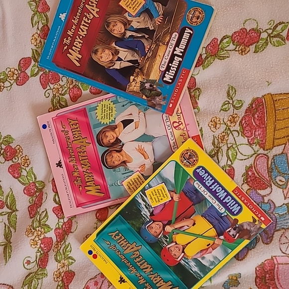 Vintage Mary Kate And Ashley Book Bundle - Picture 3 of 4